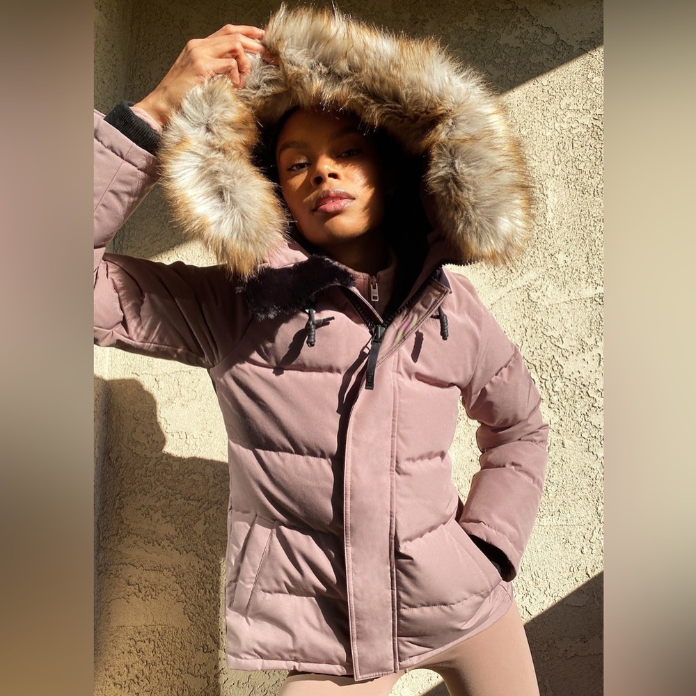 Aritzia Tna The Powder Parka™ Short